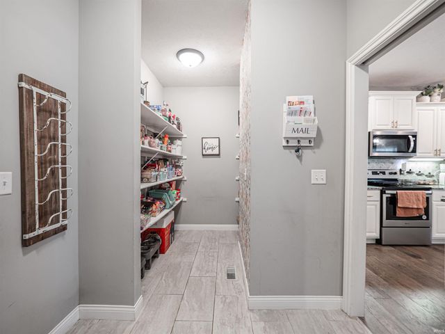 1512 Hills Drive, Evansville, IN 47720