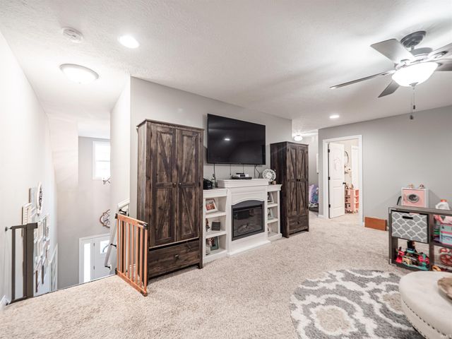 1512 Hills Drive, Evansville, IN 47720