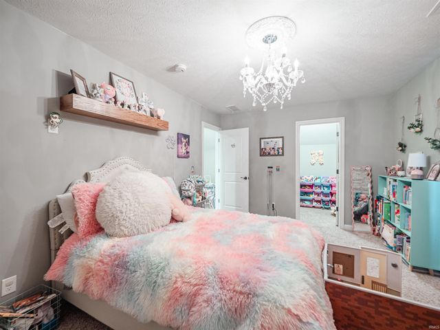 1512 Hills Drive, Evansville, IN 47720