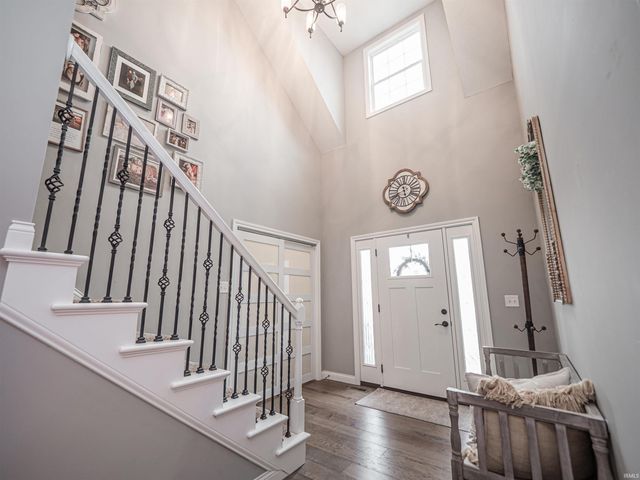 1512 Hills Drive, Evansville, IN 47720