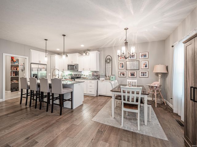 1512 Hills Drive, Evansville, IN 47720