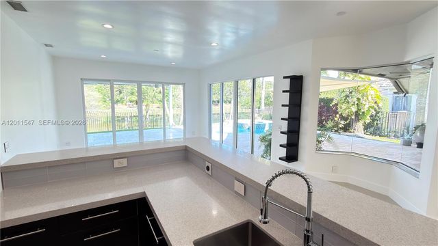 3767 Oak Ridge Cir 3767, Weston, FL 33331