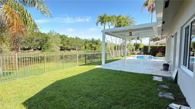 3767 Oak Ridge Cir 3767, Weston, FL 33331