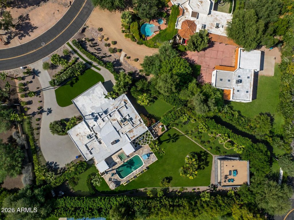 6735 E SOLANO Drive, Paradise Valley, AZ 85253 — exterior