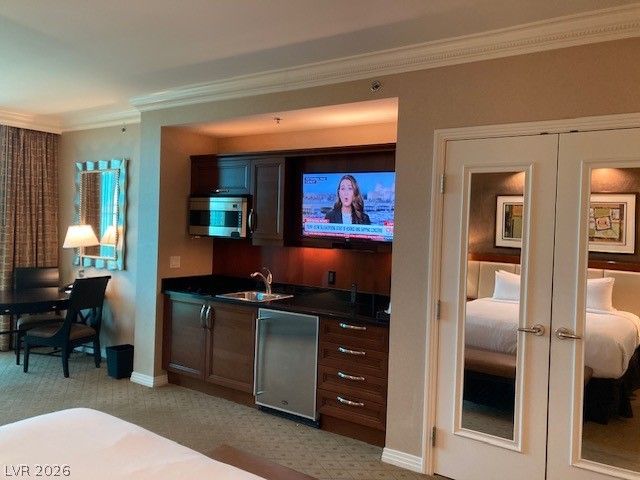 125 East Harmon Avenue 416, Las Vegas, NV 89109