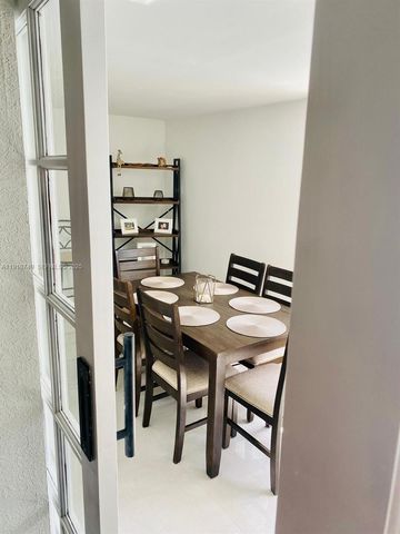 1810 SW 22nd Ave, Fort Lauderdale, FL 33312