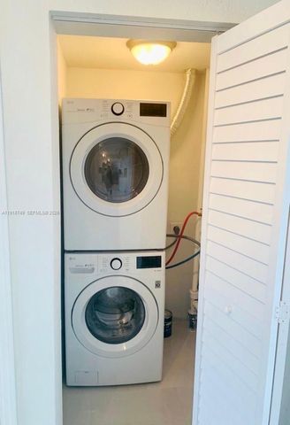 1810 SW 22nd Ave, Fort Lauderdale, FL 33312