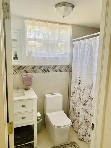 1810 SW 22nd Ave, Fort Lauderdale, FL 33312