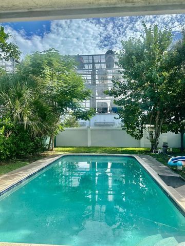 1810 SW 22nd Ave, Fort Lauderdale, FL 33312