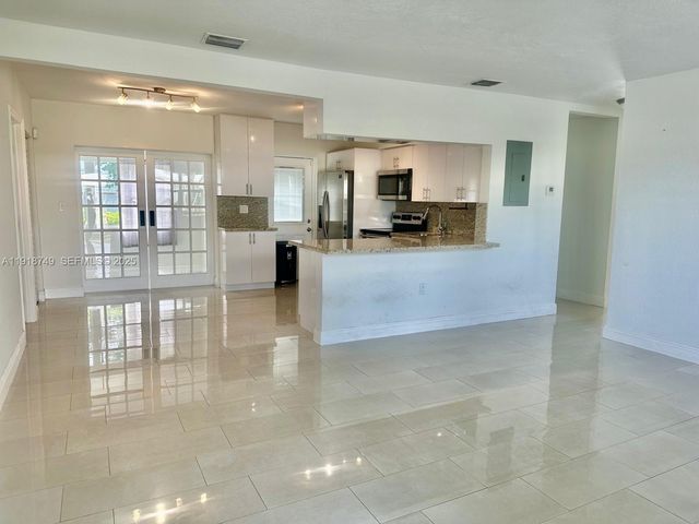 1810 SW 22nd Ave, Fort Lauderdale, FL 33312