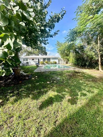 1810 SW 22nd Ave, Fort Lauderdale, FL 33312