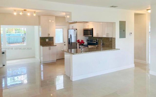 1810 SW 22nd Ave, Fort Lauderdale, FL 33312