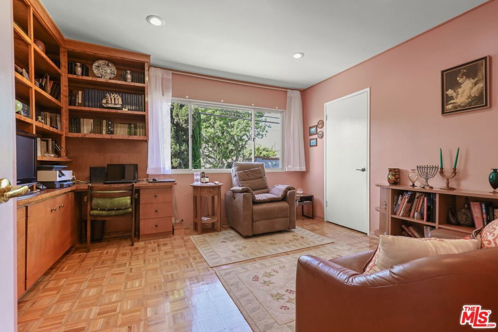 Image 19 of property listing at 1114 23rd Street 4, Santa Monica, CA 90403