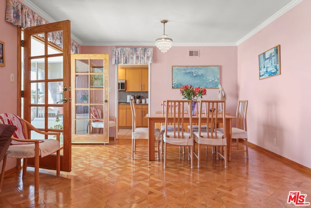 Image 5 of property listing at 1114 23rd Street 4, Santa Monica, CA 90403