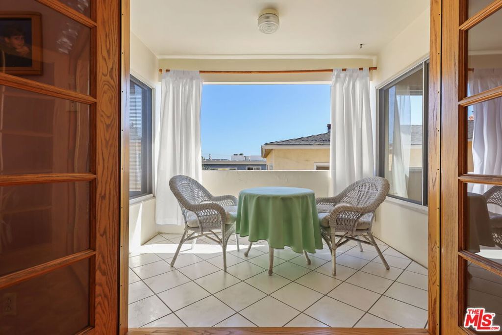 Image 7 of property listing at 1114 23rd Street 4, Santa Monica, CA 90403