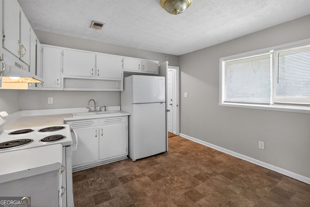 8955 Yarmouth Drive, Jonesboro, GA 30238