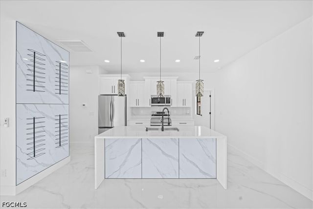 1420 NE 12th PL, Cape Coral, FL 33909