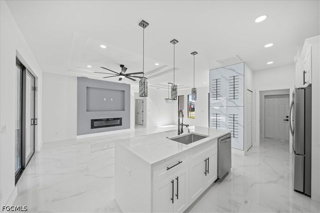 1420 NE 12th PL, Cape Coral, FL 33909