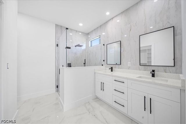 1420 NE 12th PL, Cape Coral, FL 33909