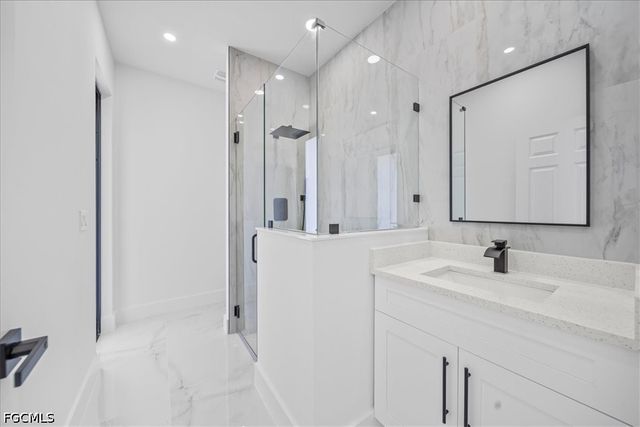 1420 NE 12th PL, Cape Coral, FL 33909