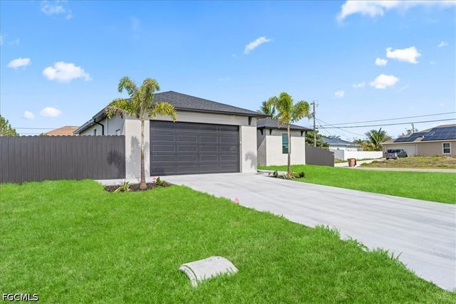 1420 NE 12th PL, Cape Coral, FL 33909