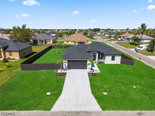 1420 NE 12th PL, Cape Coral, FL 33909