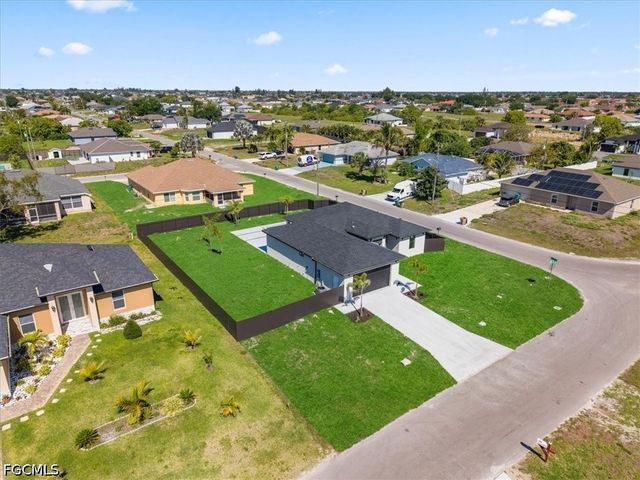 1420 NE 12th PL, Cape Coral, FL 33909