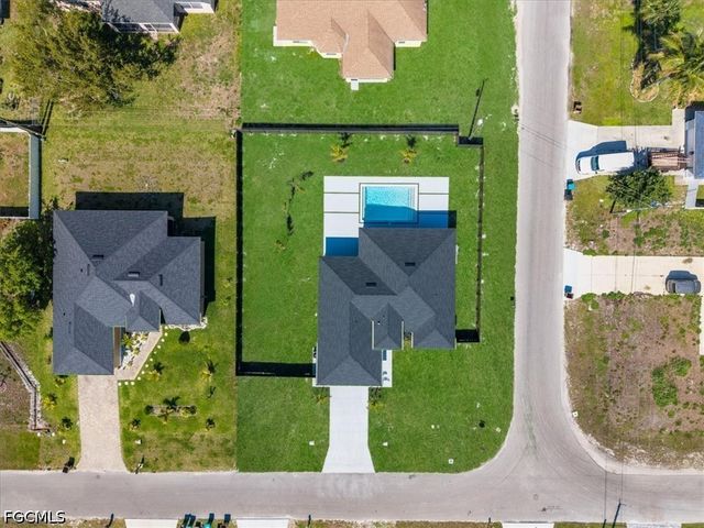 1420 NE 12th PL, Cape Coral, FL 33909