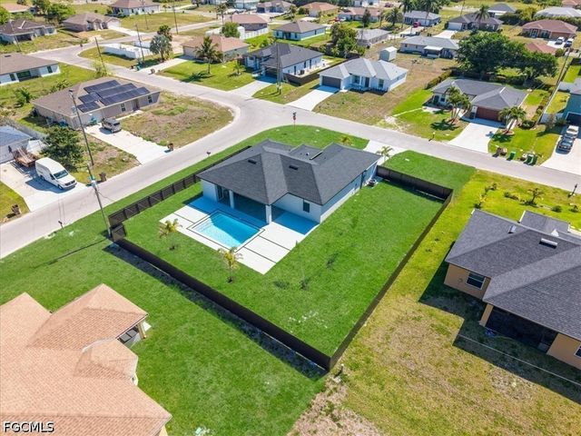 1420 NE 12th PL, Cape Coral, FL 33909