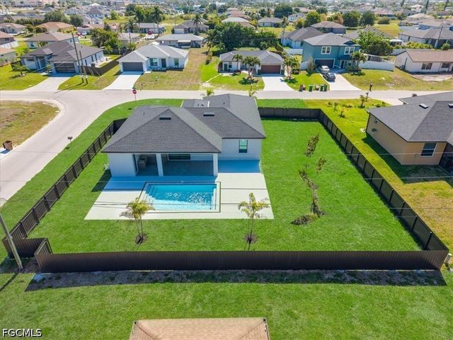 1420 NE 12th PL, Cape Coral, FL 33909