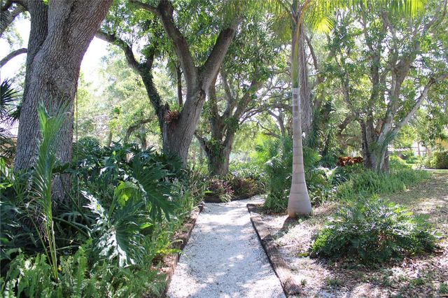 7909 4TH AVENUE W 12, Bradenton, FL 34209