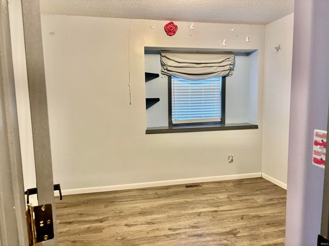 304 Georgian Lane, Logansport, IN 46947