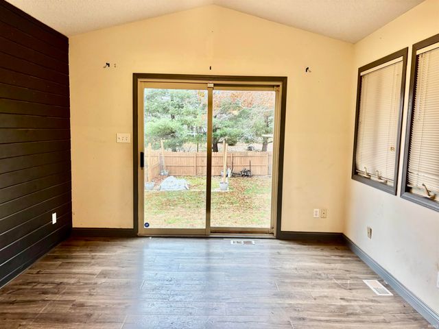 304 Georgian Lane, Logansport, IN 46947