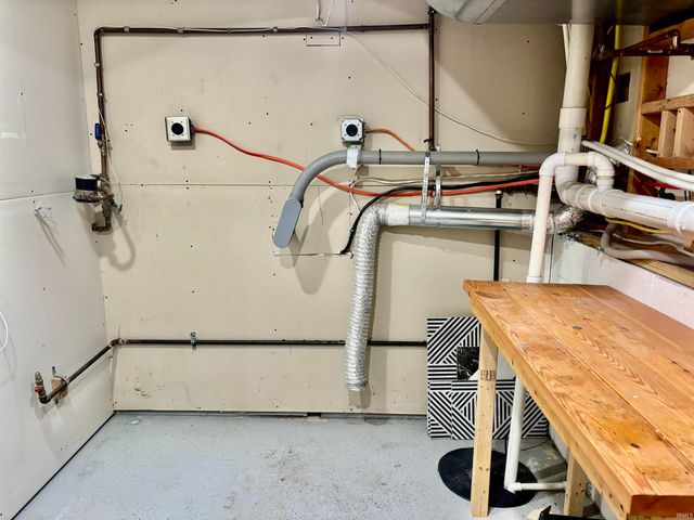 304 Georgian Lane, Logansport, IN 46947