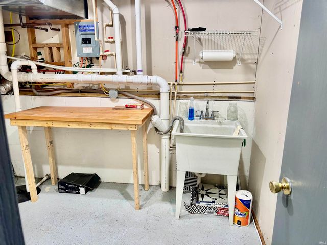 304 Georgian Lane, Logansport, IN 46947