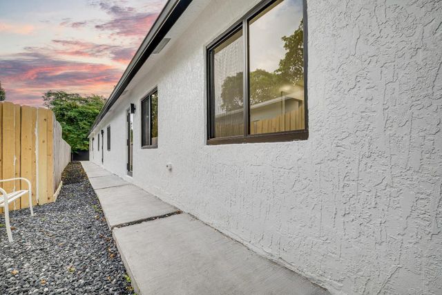 1126 NW 4th Avenue 1-2, Fort Lauderdale, FL 33311