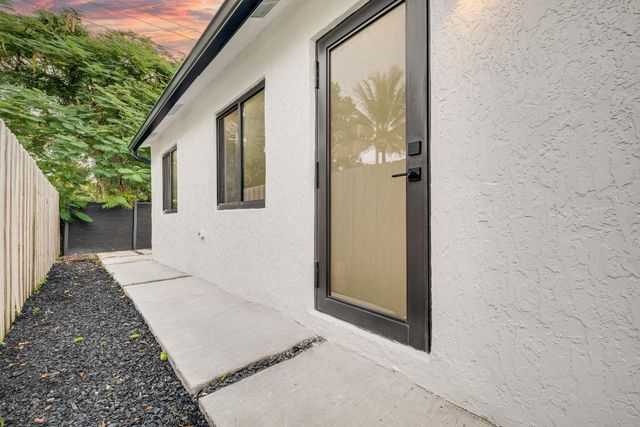 1126 NW 4th Avenue 1-2, Fort Lauderdale, FL 33311