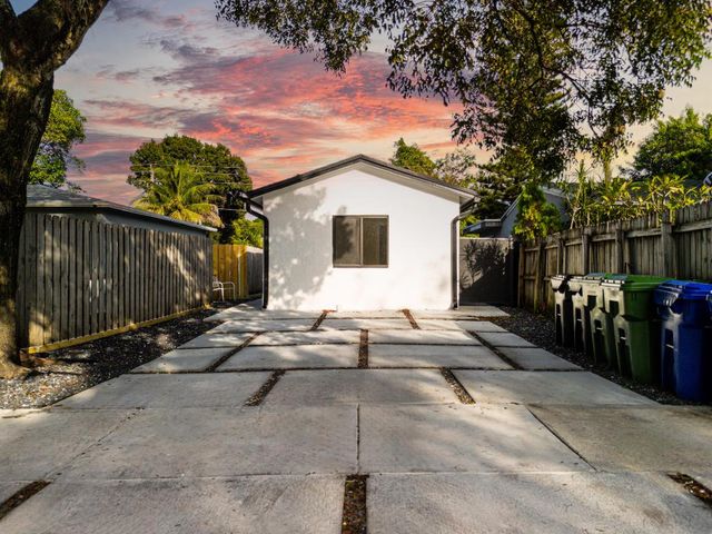 1126 NW 4th Avenue 1-2, Fort Lauderdale, FL 33311