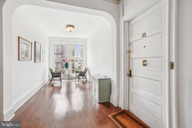 1419 R St NW Apt 33, Washington, DC 20009