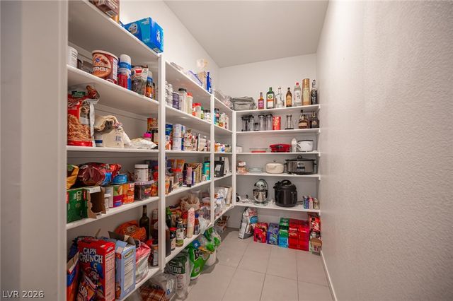 524 Grand Cascade Place, North Las Vegas, NV 89084