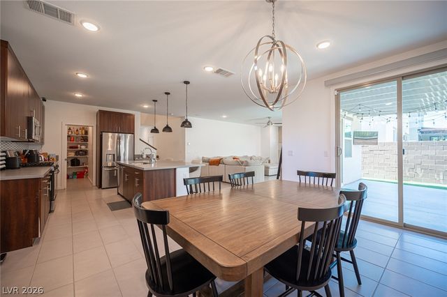 524 Grand Cascade Place, North Las Vegas, NV 89084