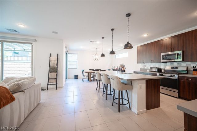 524 Grand Cascade Place, North Las Vegas, NV 89084