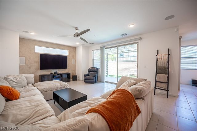 524 Grand Cascade Place, North Las Vegas, NV 89084