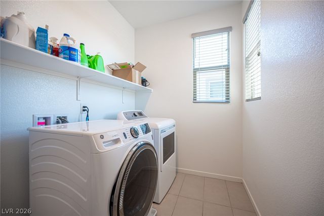 524 Grand Cascade Place, North Las Vegas, NV 89084