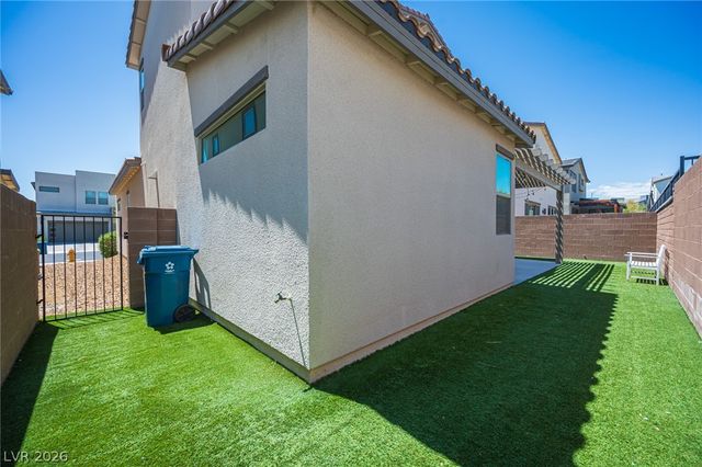 524 Grand Cascade Place, North Las Vegas, NV 89084
