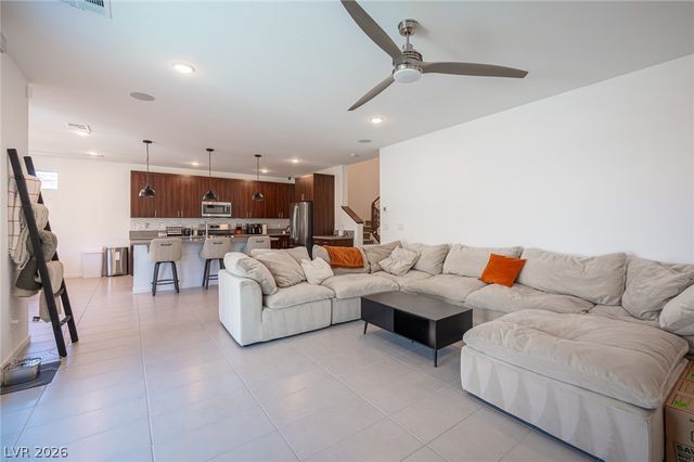 524 Grand Cascade Place, North Las Vegas, NV 89084