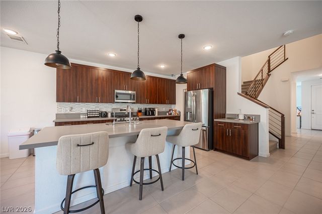 524 Grand Cascade Place, North Las Vegas, NV 89084