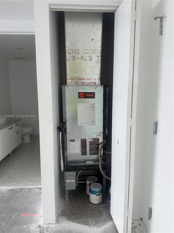 185 SW 7th Street 3900, Miami, FL 33130