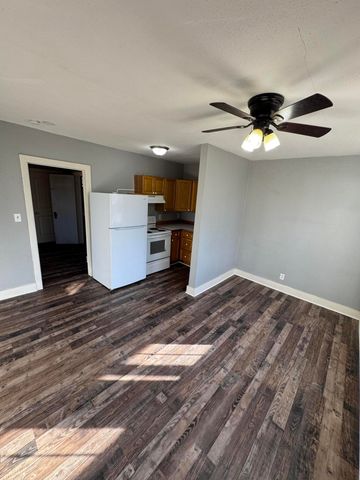 1720 N Fremont Avenue, Springfield, MO 65803