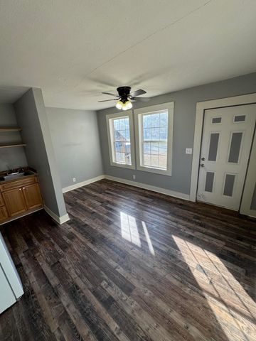 1720 N Fremont Avenue, Springfield, MO 65803